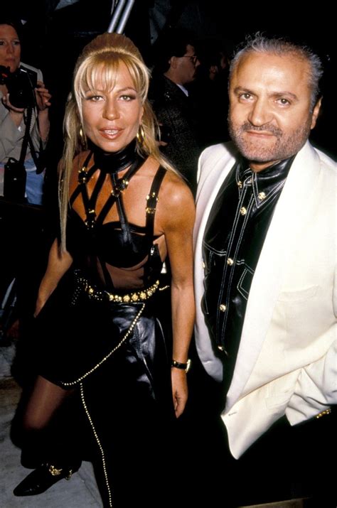 versace pilaren met glasplaat|Gianni Versace.